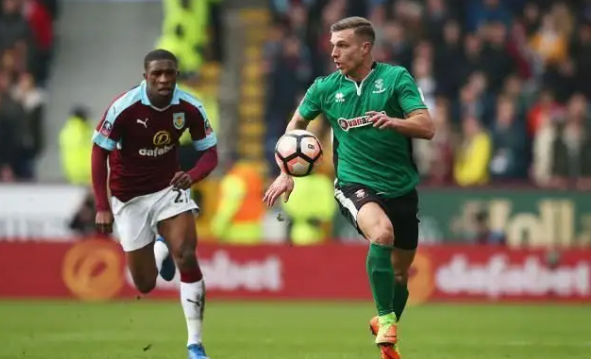 官方：FC东京攻击手俵积田晃太大腿肌肉受伤，本赛季报销