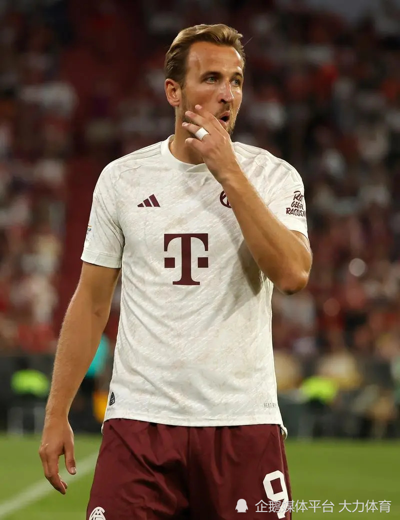 上演了一场 上演了一场