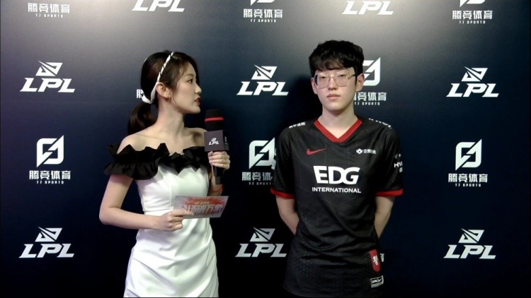 之间展开了 之间展开了