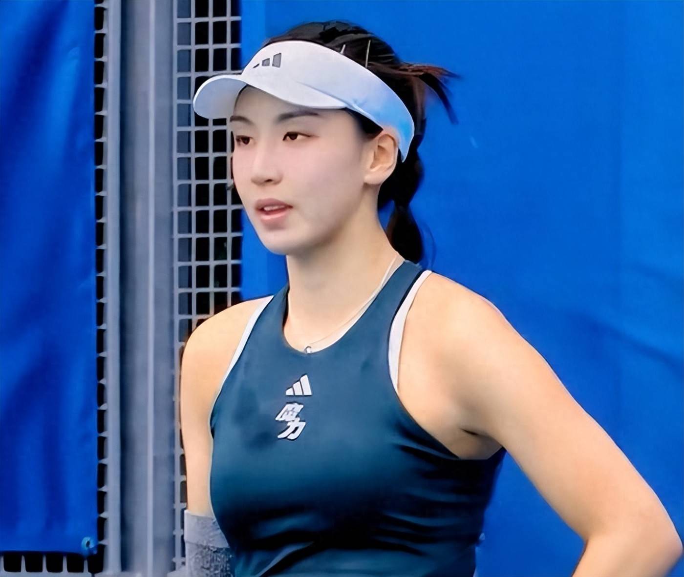 满悬念和挑 满悬念和挑