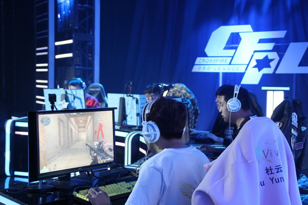 庆祝动作背 庆祝动作背